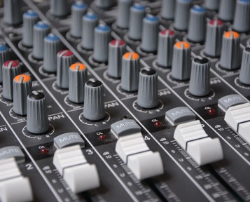 Процесс ручки потенциометра в основном включает в себя следующие шаги